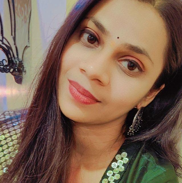 Wife from Sri Lanka Lakmini Kariyawasam from Colombo age 20